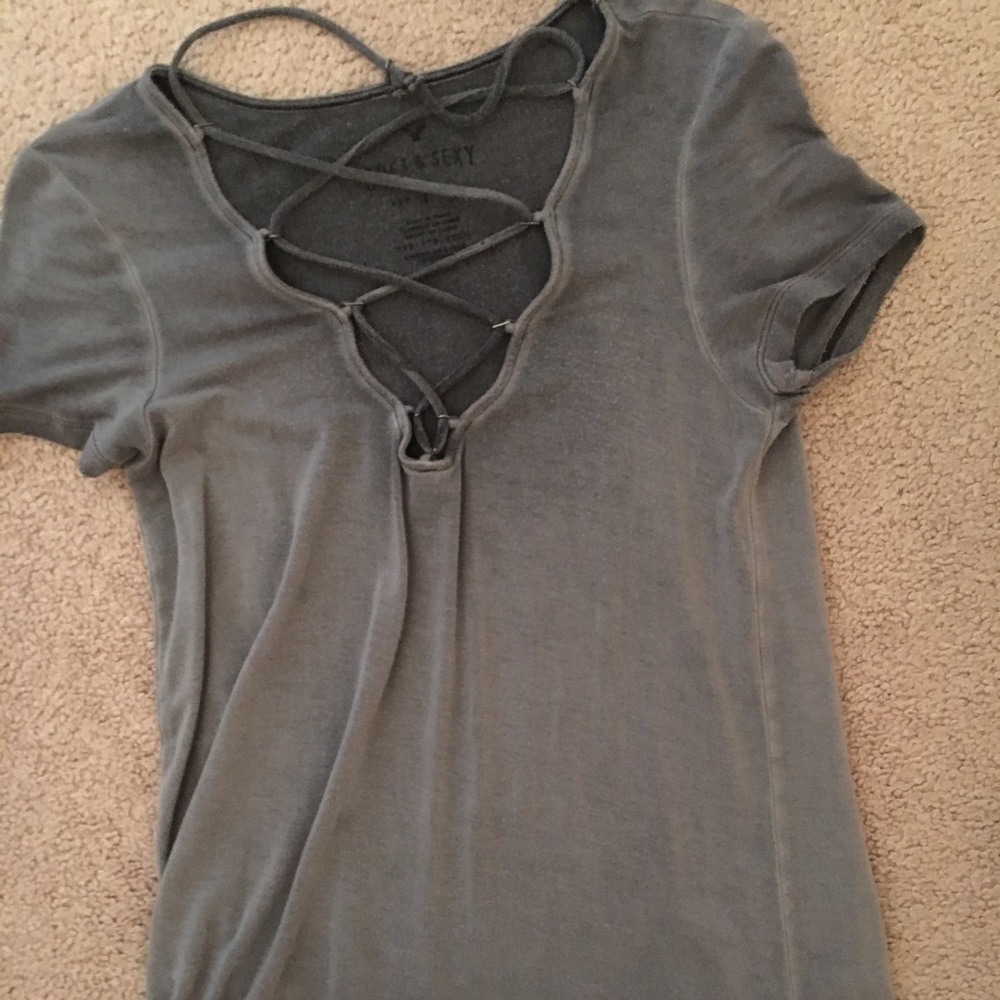 Gray crossy American Eagle top